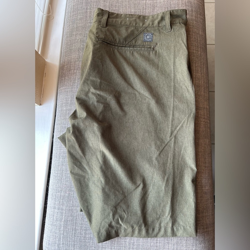 Linksoul men’s Boardwalk AC shirt olive green size 38